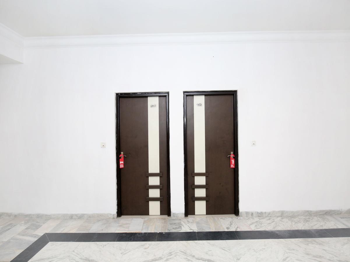 Oyo 12972 Hotel Krishna Castle Amritsar Exterior foto